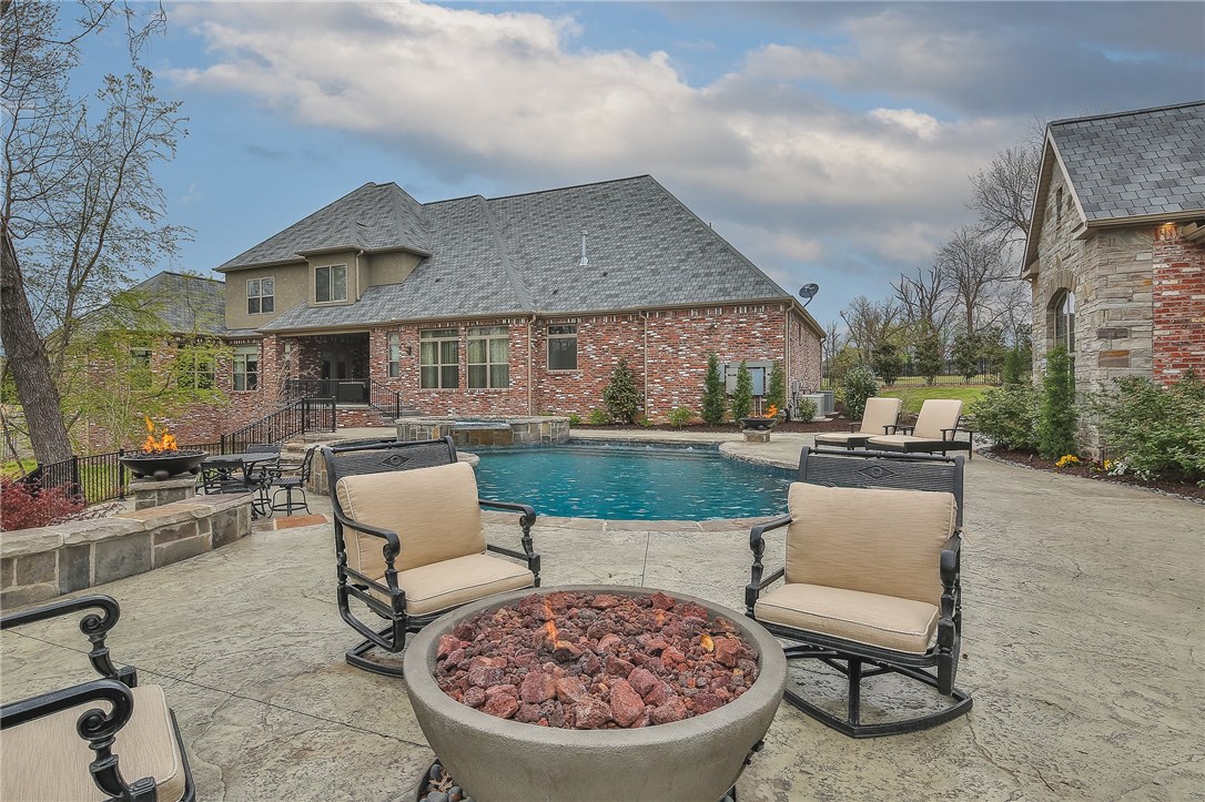 PINNACLE - Residential