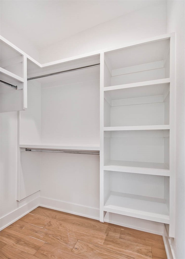 9TH & A HORIZONTAL PROPERTY REGIME-BENTO - Residential