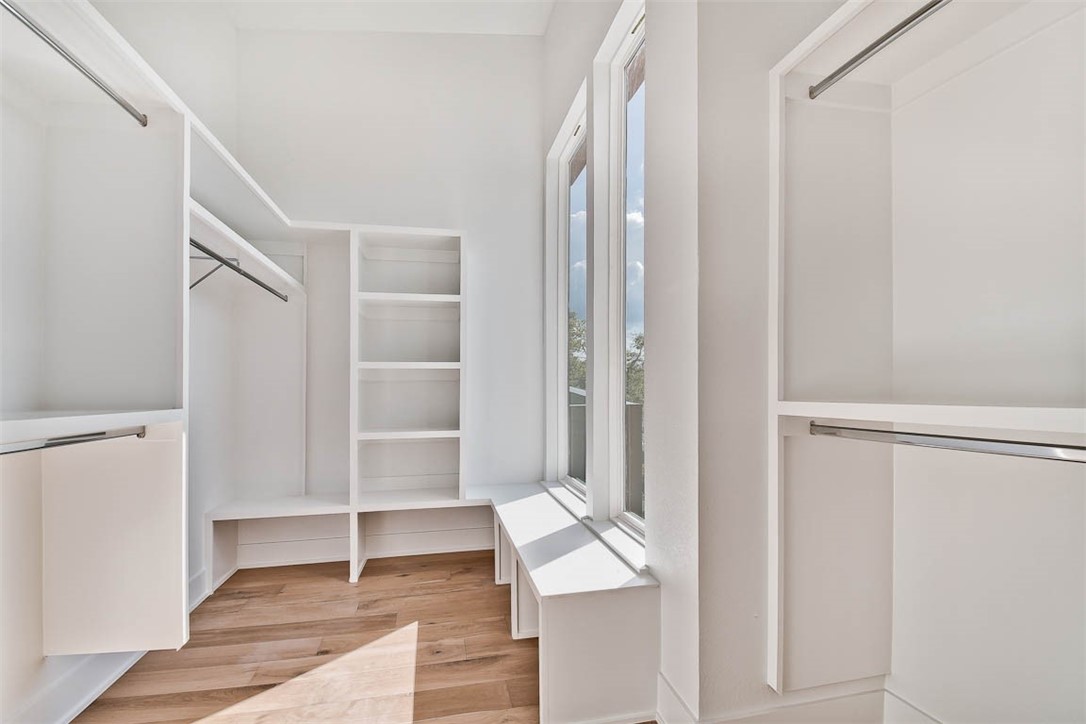 9TH & A HORIZONTAL PROPERTY REGIME-BENTO - Residential