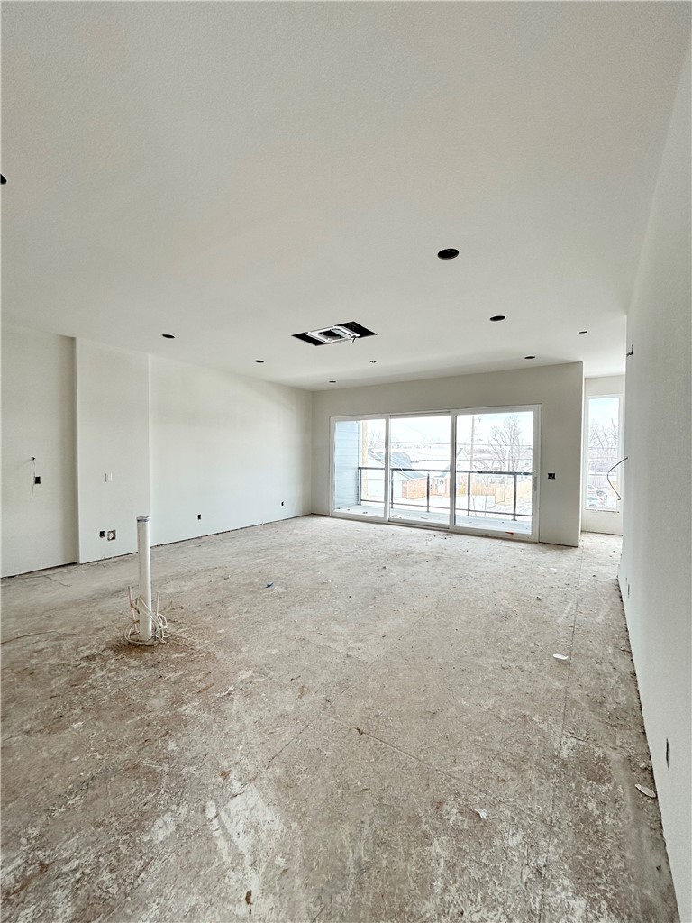 9TH & A HORIZONTAL PROPERTY REGIME-BENTO - Residential