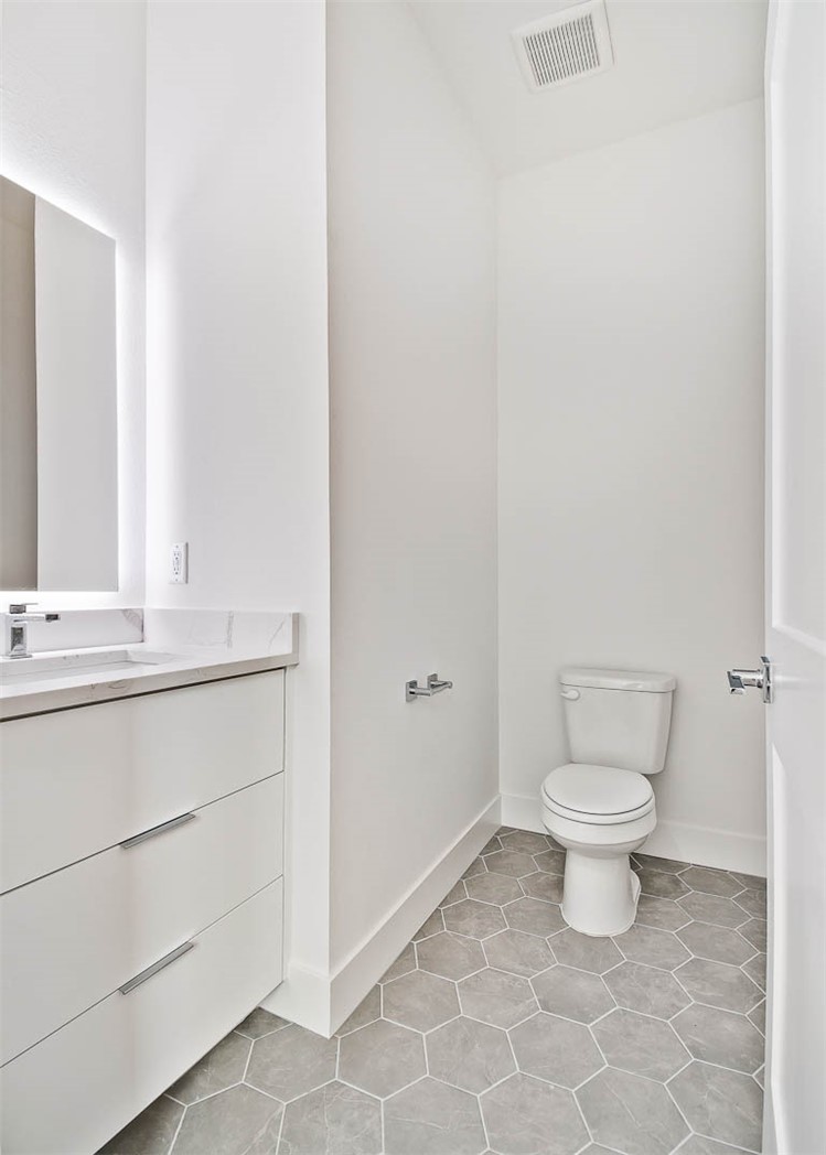 9TH & A HORIZONTAL PROPERTY REGIME-BENTO - Residential