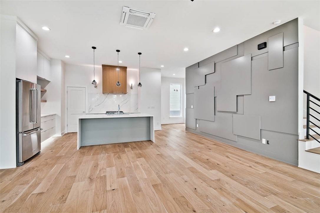 9TH & A HORIZONTAL PROPERTY REGIME-BENTO - Residential