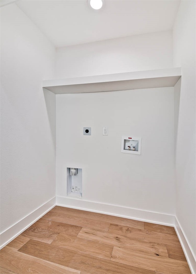 9TH & A HORIZONTAL PROPERTY REGIME-BENTO - Residential