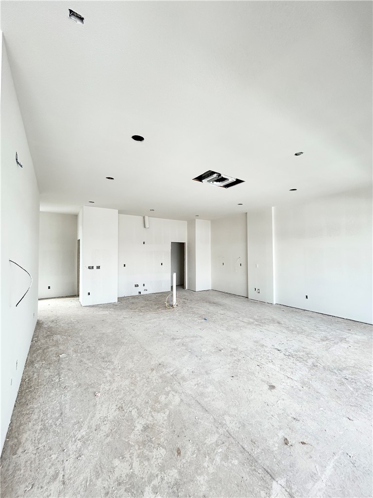 9TH & A HORIZONTAL PROPERTY REGIME-BENTO - Residential