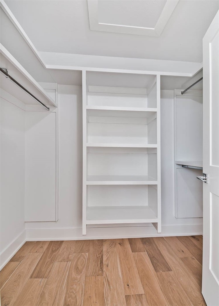 9TH & A HORIZONTAL PROPERTY REGIME-BENTO - Residential