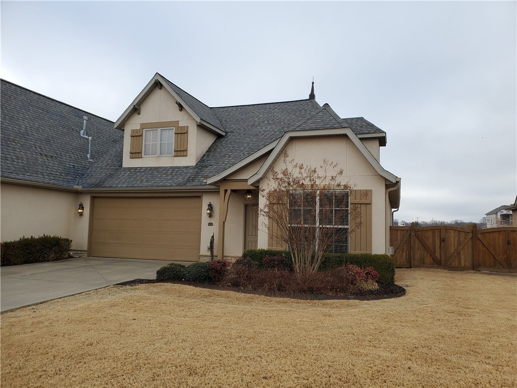 Great cash flow potential. Wonderful neighborhood, awesome location, well kept properties in the heart of Northwest Arkansas. 1607 Park (1342 SF) is currently leased for $1300 a month and 1605 Park (1794 SF) is vacant but was previously leased for $1450 a month.