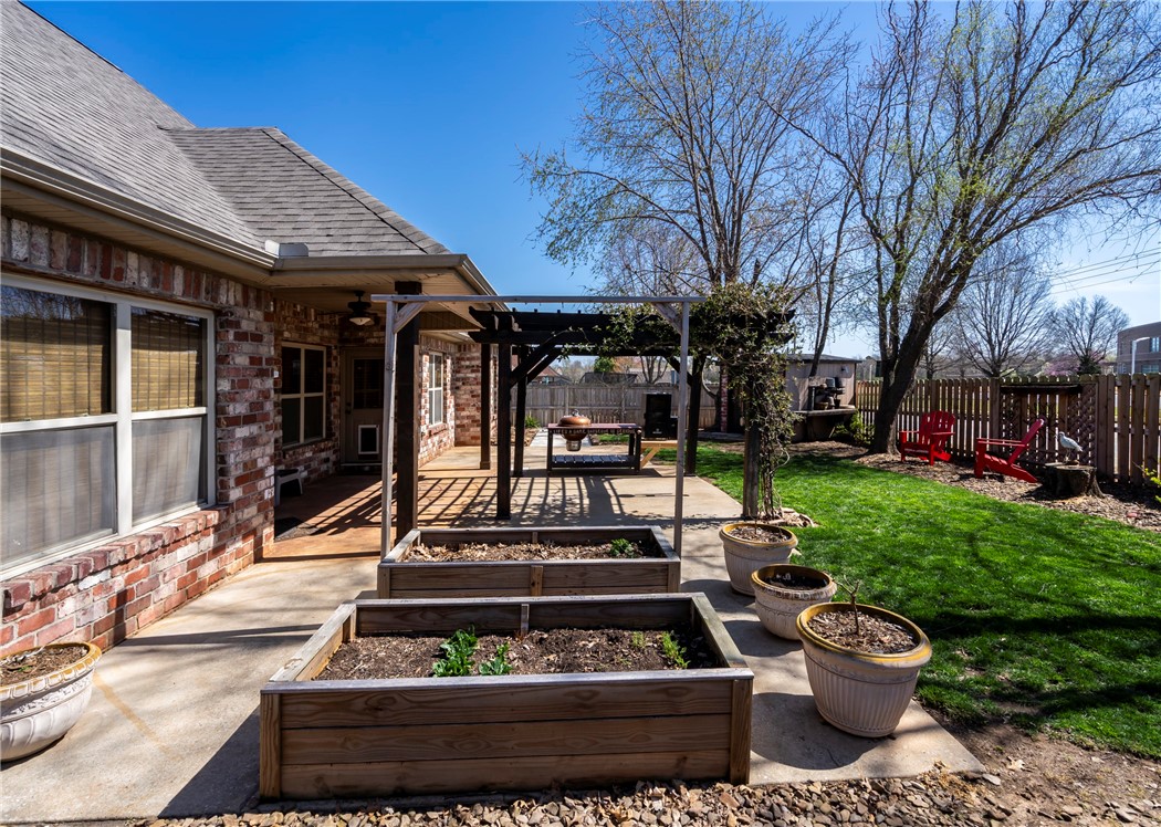 Perry Place Rogers - Residential