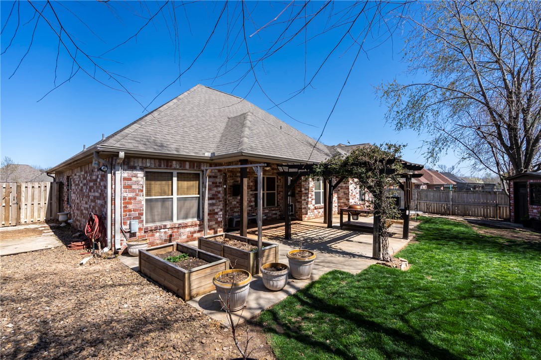 Perry Place Rogers - Residential