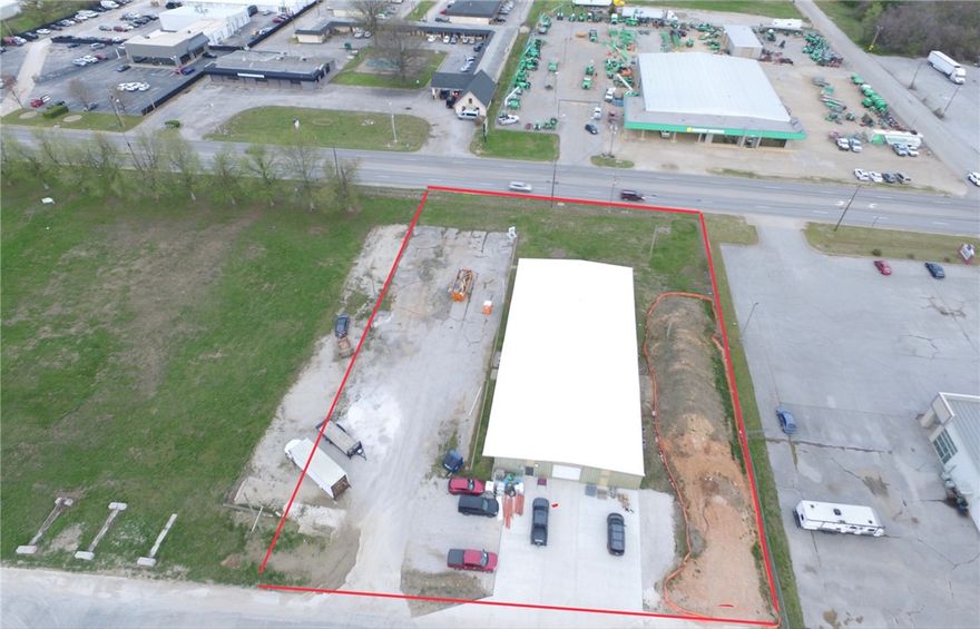 Heavy traffic commercial site with major visibility on s. 8th. st. 24,000 vehicles per day.  This site will be perfect for retail, storage, services, warehouse, other.  Currently zoned industrial and next to C4.