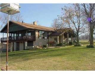 Private, quiet location makes this investment property a rare find. Great layout and strong potential for rental, resale, or renovation. A solid opportunity for investors seeking value in a secluded setting.