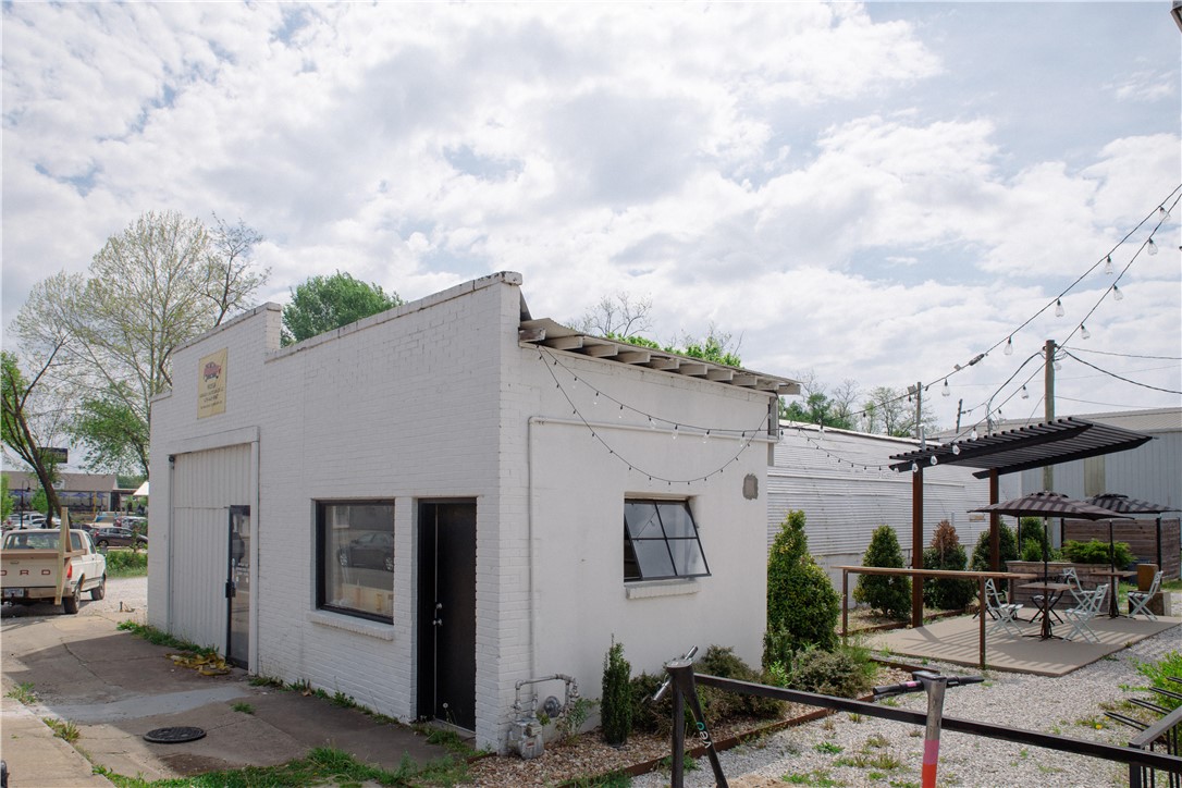 Ferguson Add - Commercial Lease