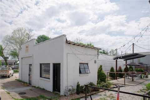 Photo of 563 W Martin Luther King Jr Boulevard, Fayetteville, AR 72701 (MLS # 1345276)