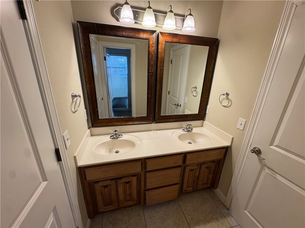 Lyndal Heights Ph 4 Bentonville - Residential Lease