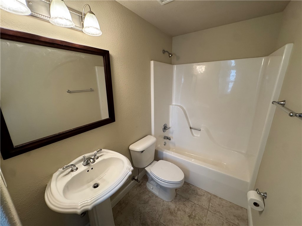 Lyndal Heights Ph 4 Bentonville - Residential Lease