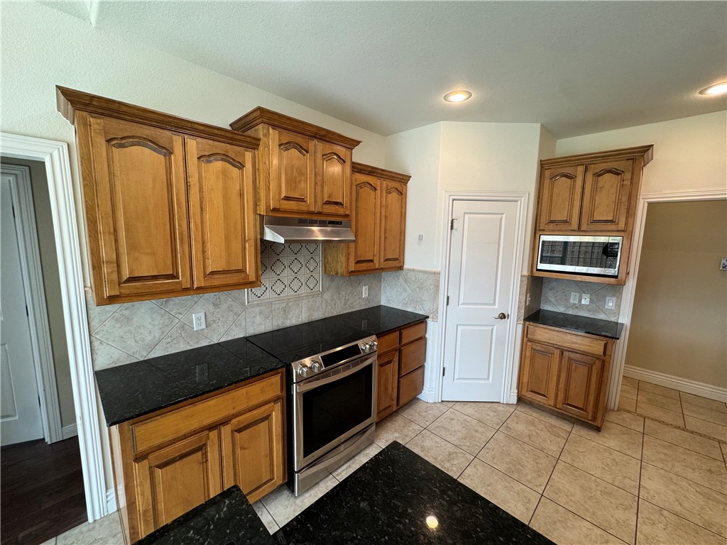 Lyndal Heights Ph 4 Bentonville - Residential Lease