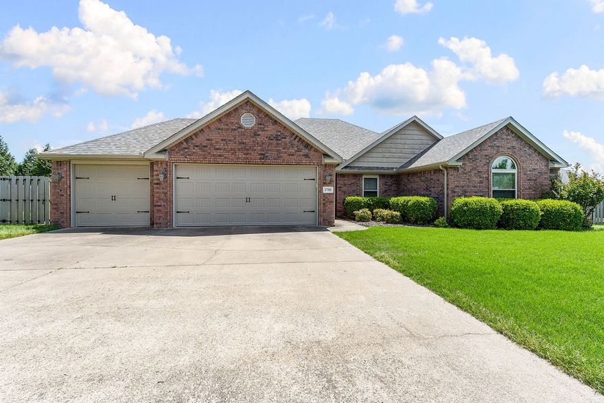 Discover your dream home in a sought-after location near highlights of NWA! This stunning one-level home on rare 0.48-acre corner lot features 4-Bedroom split floor plan, perfect for anyone. Enjoy a spacious living & kitchen area that flows seamlessly to extended covered patio complete with 220-amp service for a hot tub. Large primary suite offers direct access to patio making it an ideal retreat. With 3-car garage and sprawling fenced-in backyard, there's plenty of space for outdoor activities or pool!  Located just minutes from major attractions like Walmart Campus, premier, world-class mountain biking trails, I49, Crystal Bridges and Downtown Bentonville plus new medical campus developing nearby. Oakbrooke Subdivision provides a connection to mountain biking trails via the Oakbrooke Connector while easy access to I49 provides easy access to Pinnacle Promenade Mall, Walmart Amp, Top Golf, many restaurants and much more. Don't miss this incredible opportunity to live in a vibrant community with so much to offer!