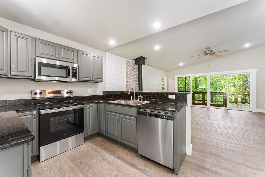 Avondale Sub 2-Bvv - Residential Lease