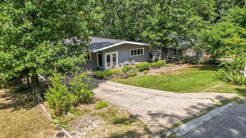 Photo of 16 Duvall Lane, Bella Vista, AR 72715 (MLS # 1327832)