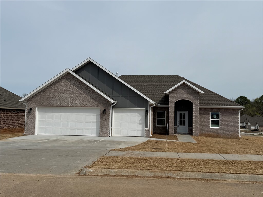 If youāre looking for a quality built home then you must check out Summerfield. Spacious kitchen with white cabinetry, stainless steel appliances including a 5 burner gas range and 3cm granite countertops. The Owner's Retreat has an ensuite with double vanities and a large, fully tiled shower. Wood look tile throughout the main living areas and kitchen. Blinds, Gutters, a full fence and a fully sod yard are included. Walking distance to Creekside Park.