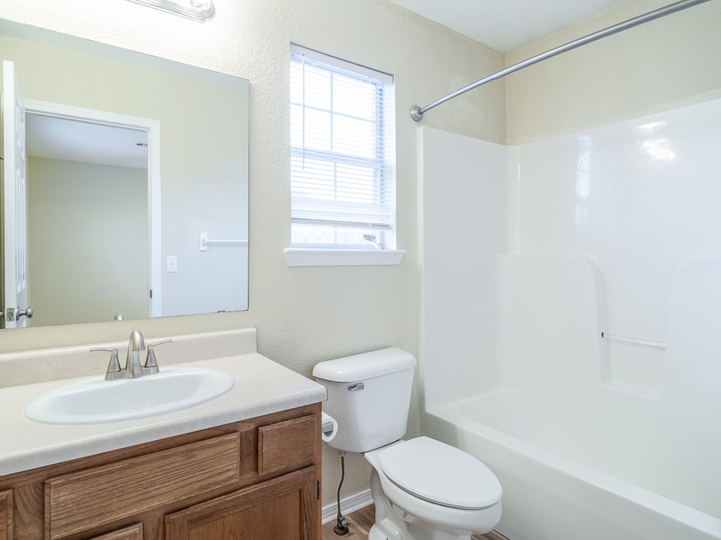 Holly Gardens Bentonville - Residential Lease