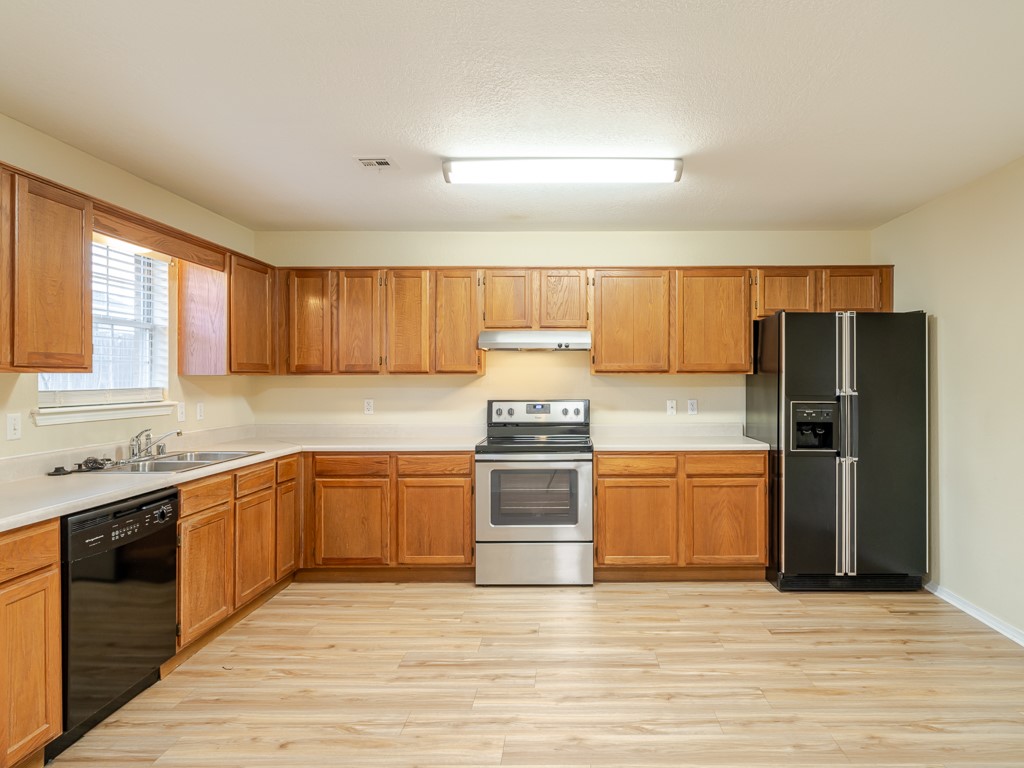 Holly Gardens Bentonville - Residential Lease