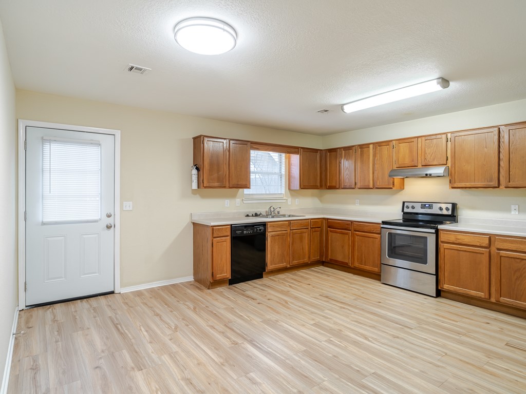 Holly Gardens Bentonville - Residential Lease