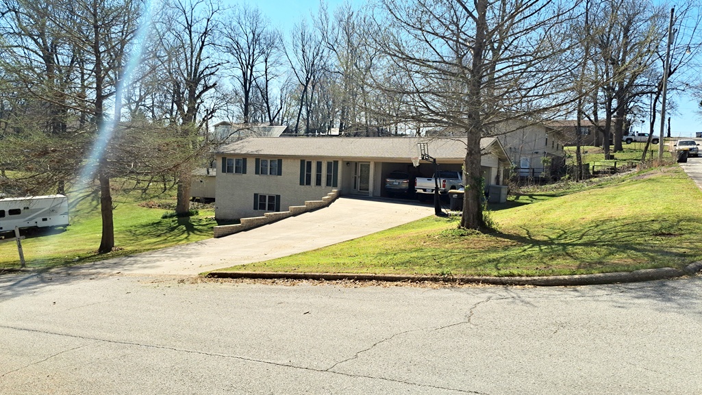 210 Kitchens Street