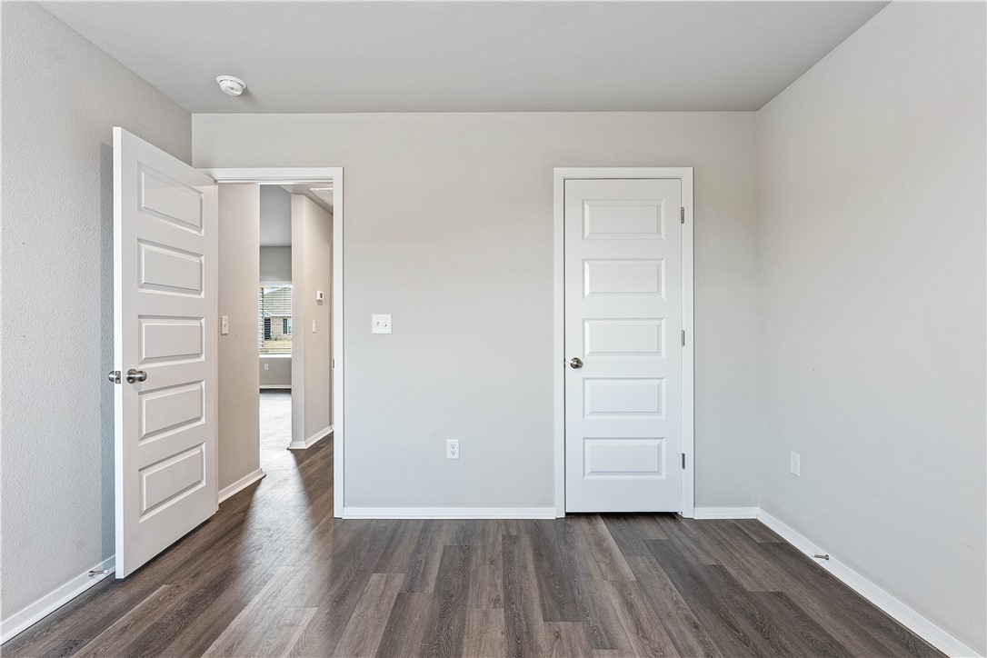 WALNUT HILL SUB PH IV-PEA RIDGE - Residential