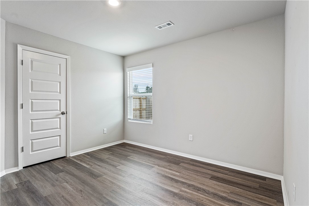 WALNUT HILL SUB PH IV-PEA RIDGE - Residential