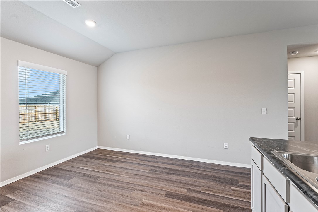 WALNUT HILL SUB PH IV-PEA RIDGE - Residential