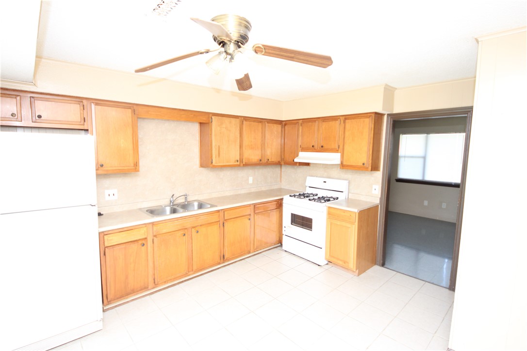 Bishop Manor Rogers - Residential