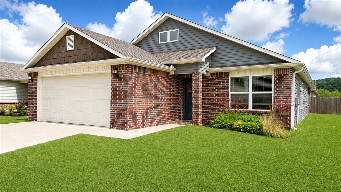 1066 E Sparrow Circle