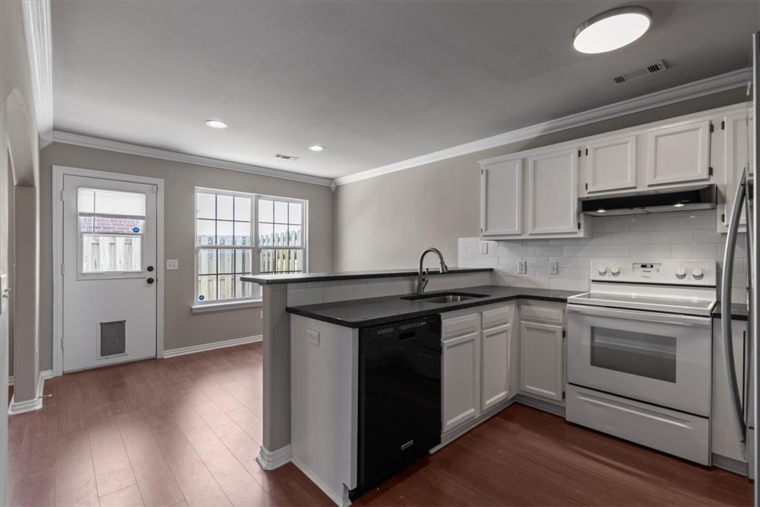 Carriage Square Sub Bentonville - Residential