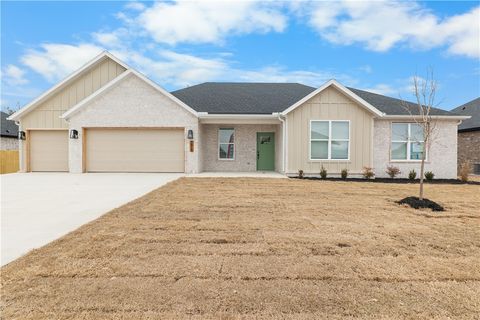 Photo of 7818 Teton Trl Avenue, Springdale, AR 72762 (MLS # 1330536)