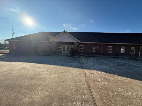 Photo of 1845 Main Drive, Fayetteville, AR 72704 (MLS # 1329807)