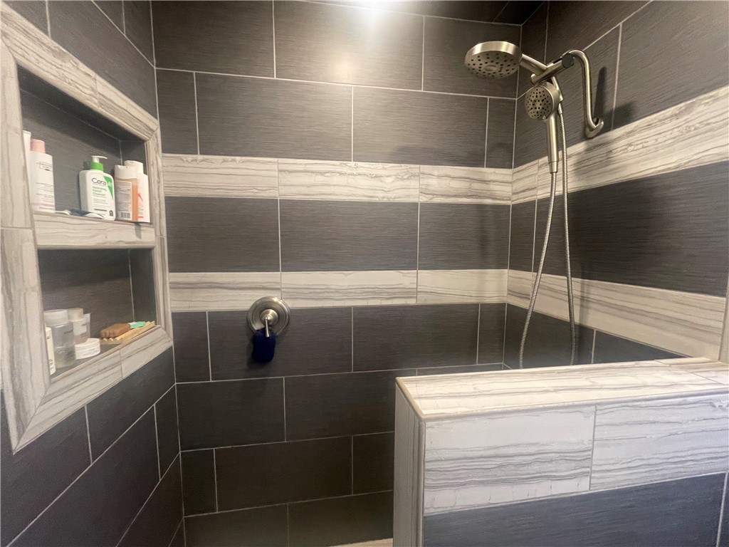 EASTON - Residential