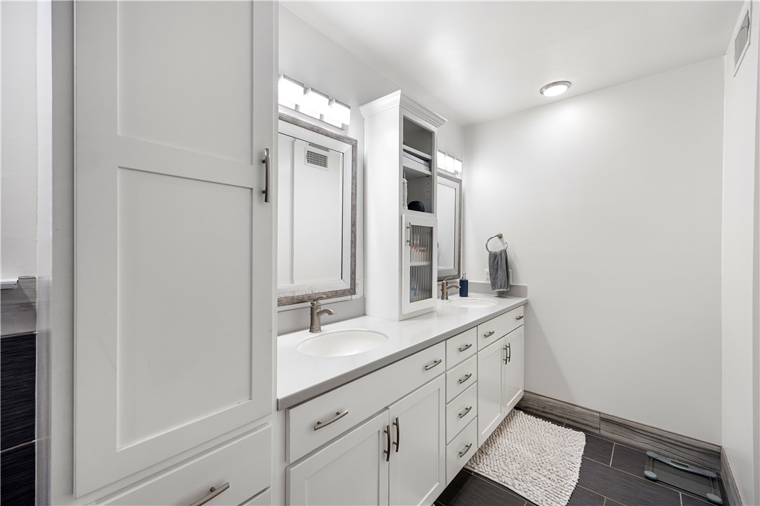 EASTON - Residential