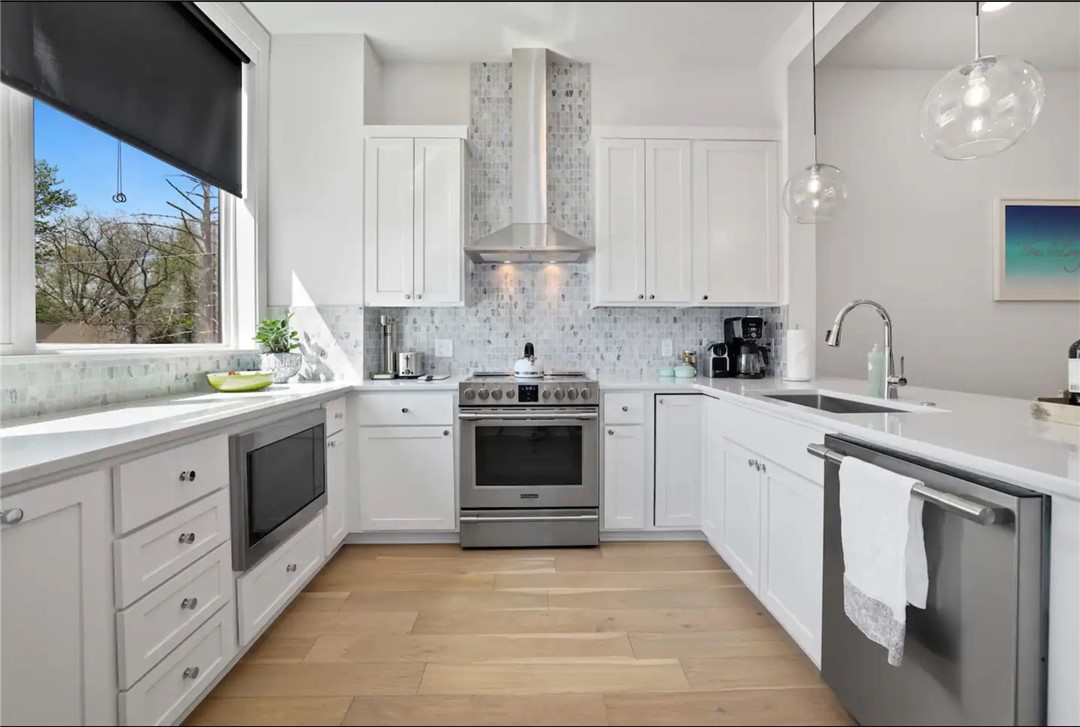 T J HOLLANDS SUB-BENTONVILLE - Residential