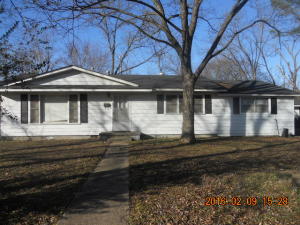 Cute...cute...cute! This 2 bedroom home is a dollhouse. The home feature an oversized living room, spacious kitchen with new stove, and a huge double lot perfect for gardening or pets. With new flooring, new light fixtures, and fresh paint this home is move-in ready. Located close to medical facilities, shopping, and K-6th grade schools. Don't miss seeing this one!