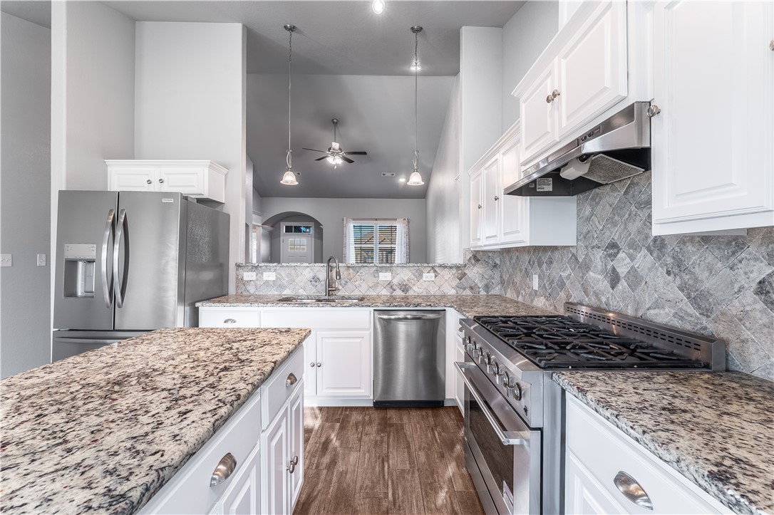 Elkhorn Sub Ph I Pea Ridge - Residential Lease