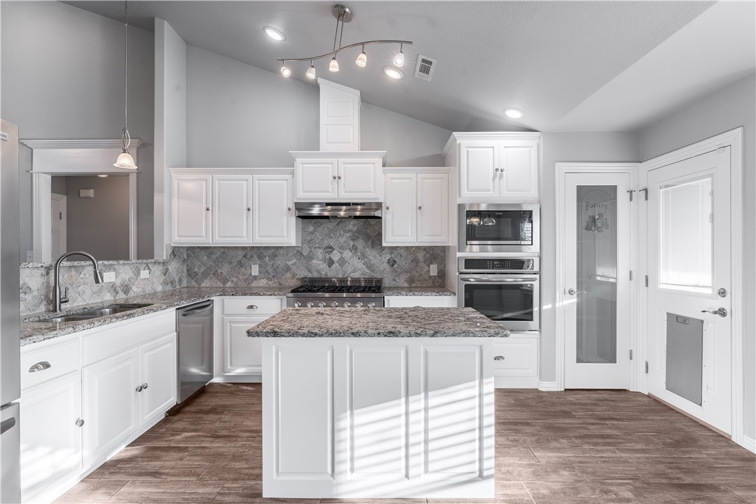 Elkhorn Sub Ph I Pea Ridge - Residential Lease