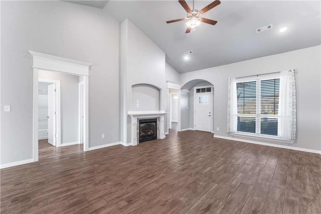 Elkhorn Sub Ph I Pea Ridge - Residential Lease