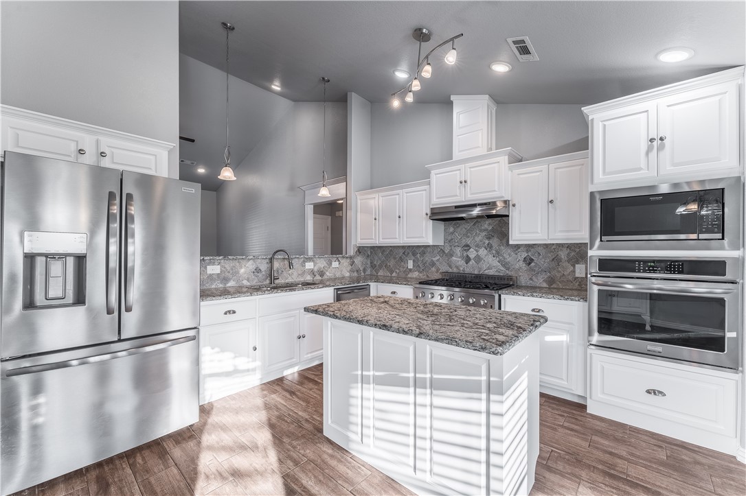 Elkhorn Sub Ph I Pea Ridge - Residential Lease