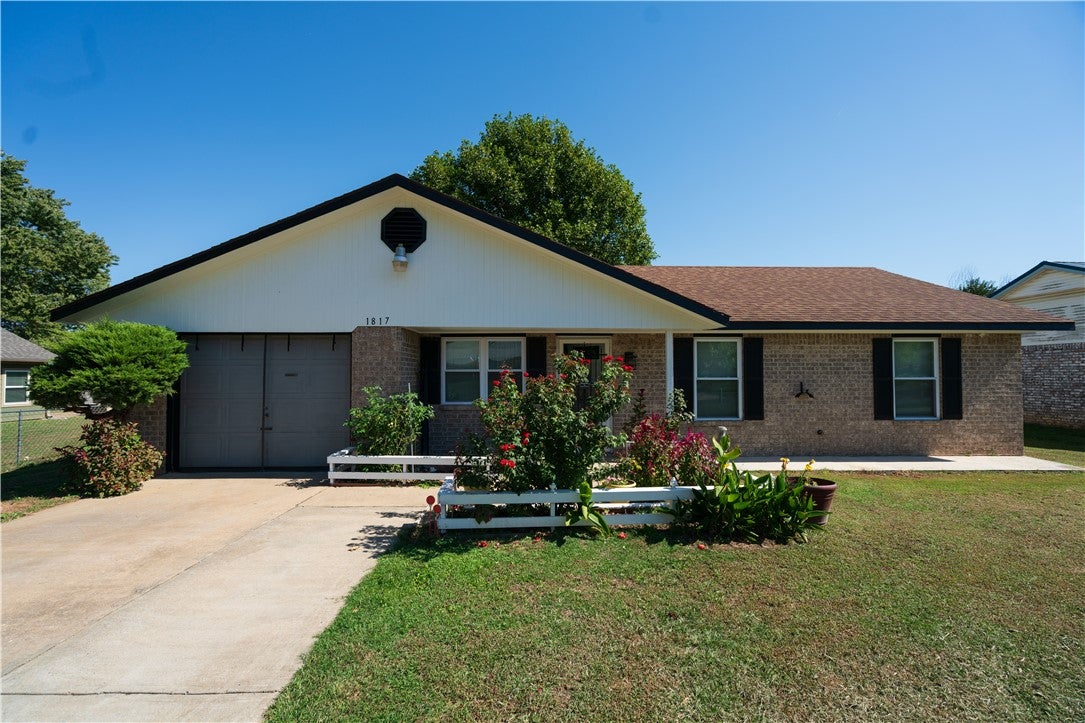 1817 Green Acres Circle