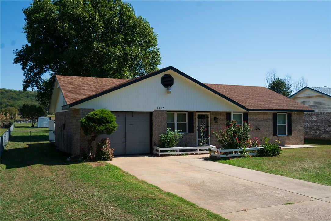 1817 Green Acres Circle