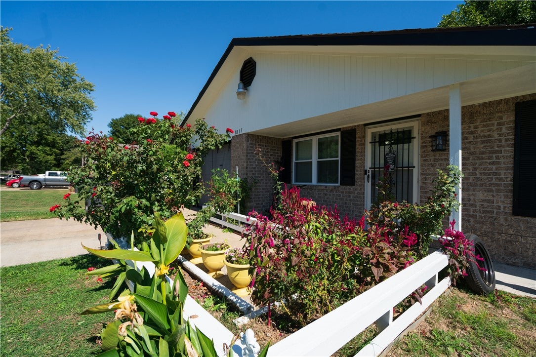 1817 Green Acres Circle