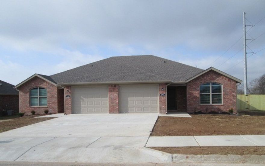 This 3 Bed 2 Bath 1 Car Garage Duplex conveniently located off Hwy 102 in Centerton.  Spacious and open living space with a fully equipped kitchen and pantry and ALL appliances included. Don't miss out on this opportunity! ***Pics may not be of exact unit***