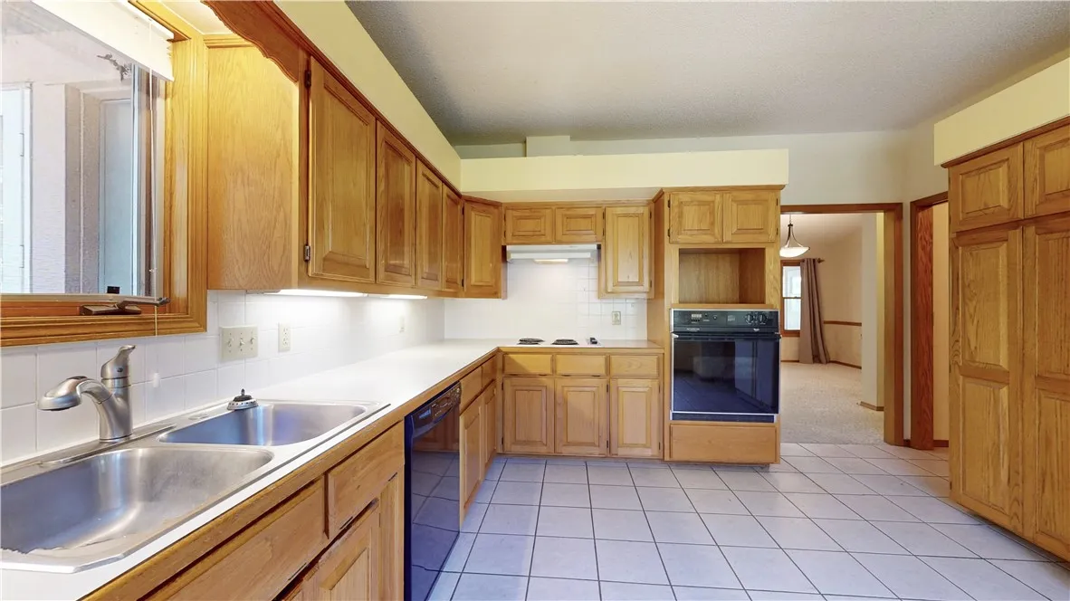 Bella Vista, Arkansas 72715, United States, 2 Bedrooms Bedrooms, ,2 BathroomsBathrooms,Residential,Active,203806