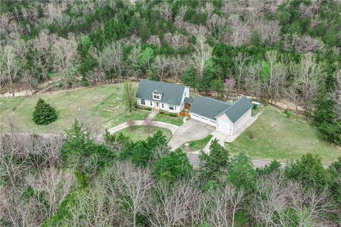 Photo of 2 Wild Turkey Drive, Holiday Island, AR 72631 (MLS # 1341488)