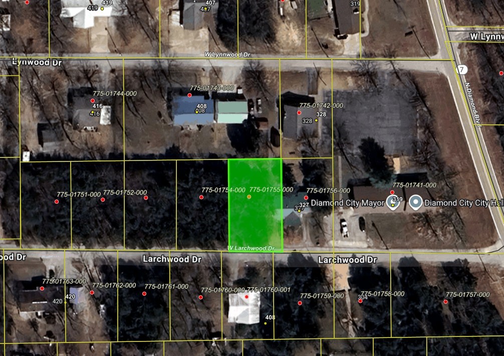 If you have been looking for that near level lot close to the lake to build your lake cabin, here you go! This 70 x 110 Lot is just minutes away from Sugarloaf Marina and a public championship 18 hole golf course. Water and sewer are available. Electric at the road. 1000 sf minimum build restriction. No mobiles or RV's.